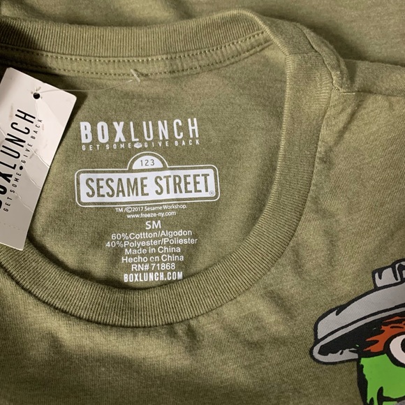 SESAME STREET OSCAR THE GROUCH POCKET TEE! - Picture 7 of 8